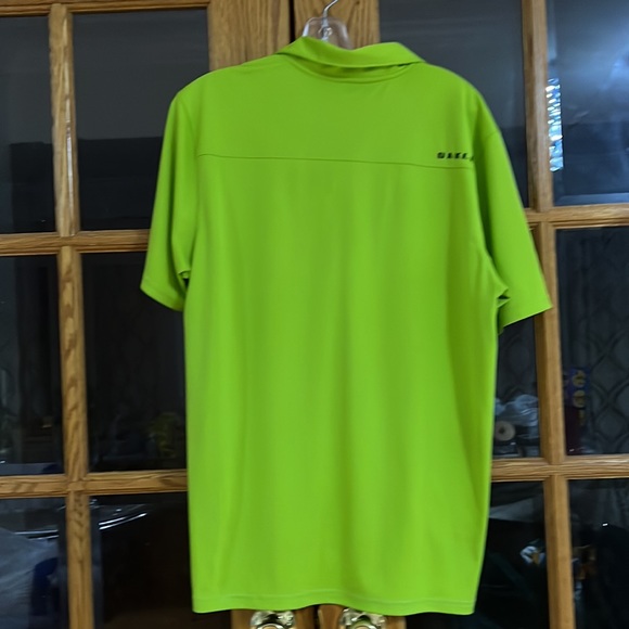 Oakley Mens L, a slight run at the back, see photo 4 - Picture 5 of 5